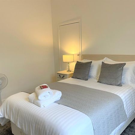 Robinhuts - 3 Bed Accommodation -Perfect For Contractors, Families & Students Kingston upon Hull Esterno foto