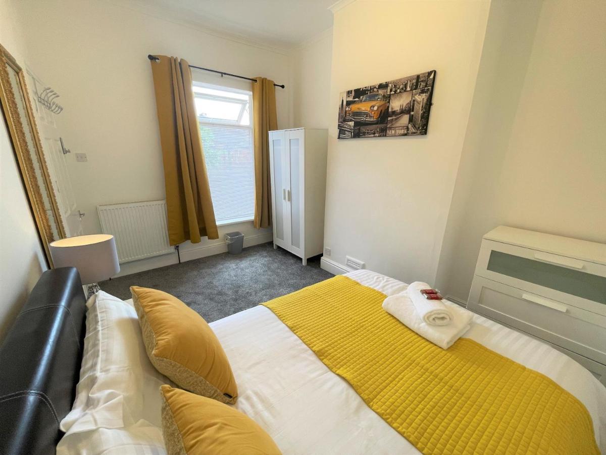 Robinhuts - 3 Bed Accommodation -Perfect For Contractors, Families & Students Kingston upon Hull Esterno foto