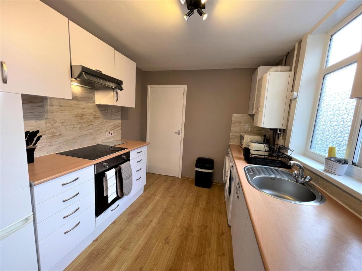 Robinhuts - 3 Bed Accommodation -Perfect For Contractors, Families & Students Kingston upon Hull Esterno foto
