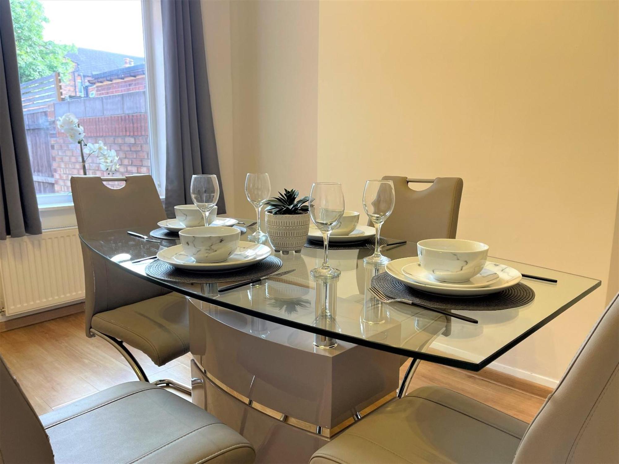Robinhuts - 3 Bed Accommodation -Perfect For Contractors, Families & Students Kingston upon Hull Esterno foto