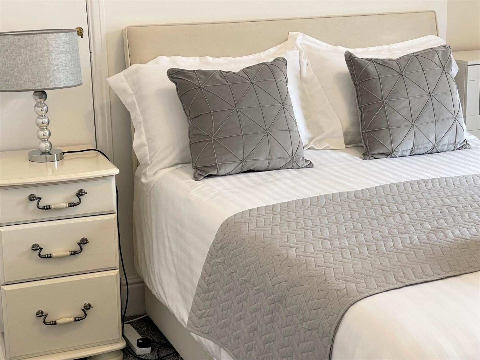 Robinhuts - 3 Bed Accommodation -Perfect For Contractors, Families & Students Kingston upon Hull Esterno foto