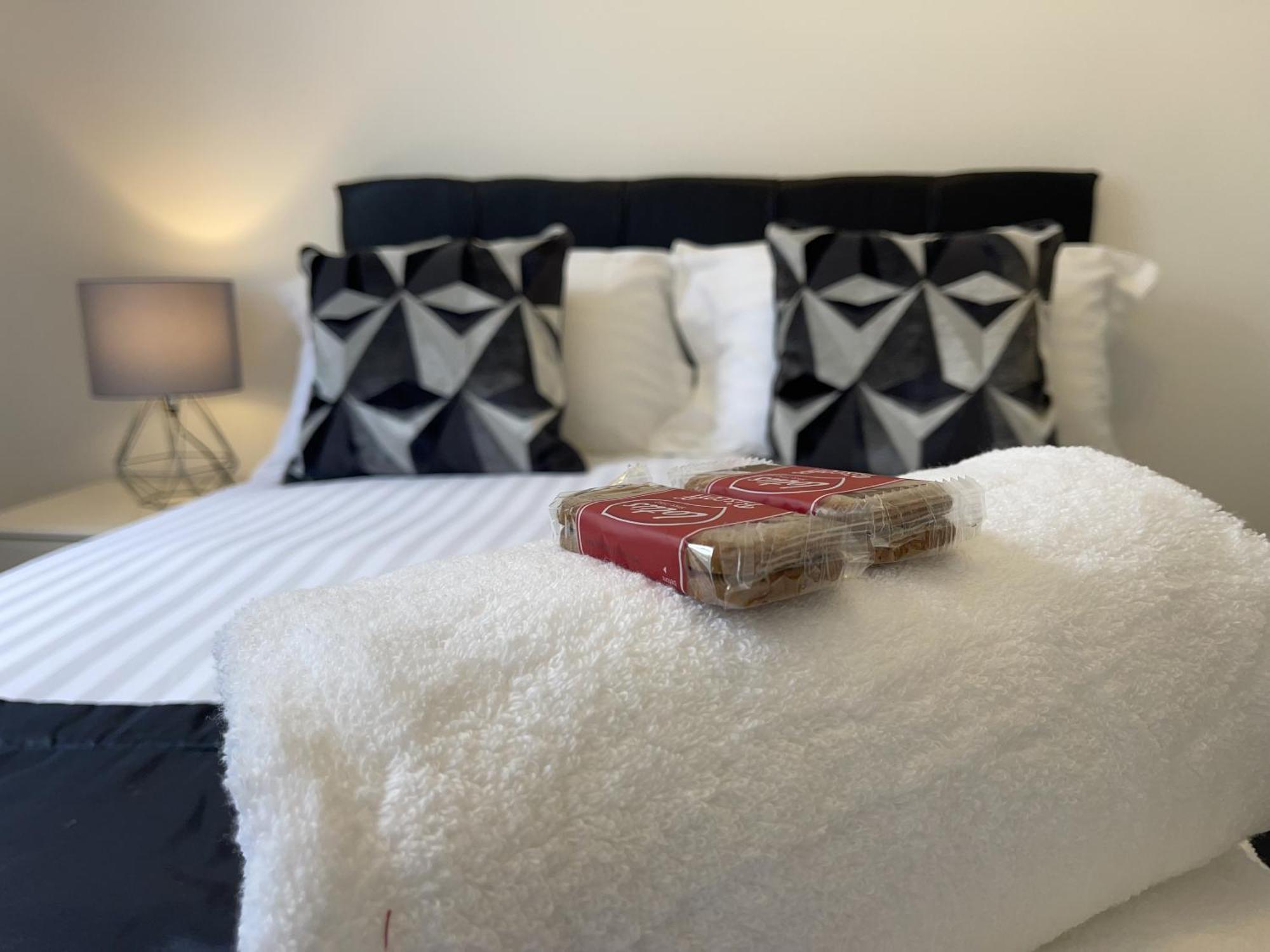 Robinhuts - 3 Bed Accommodation -Perfect For Contractors, Families & Students Kingston upon Hull Esterno foto