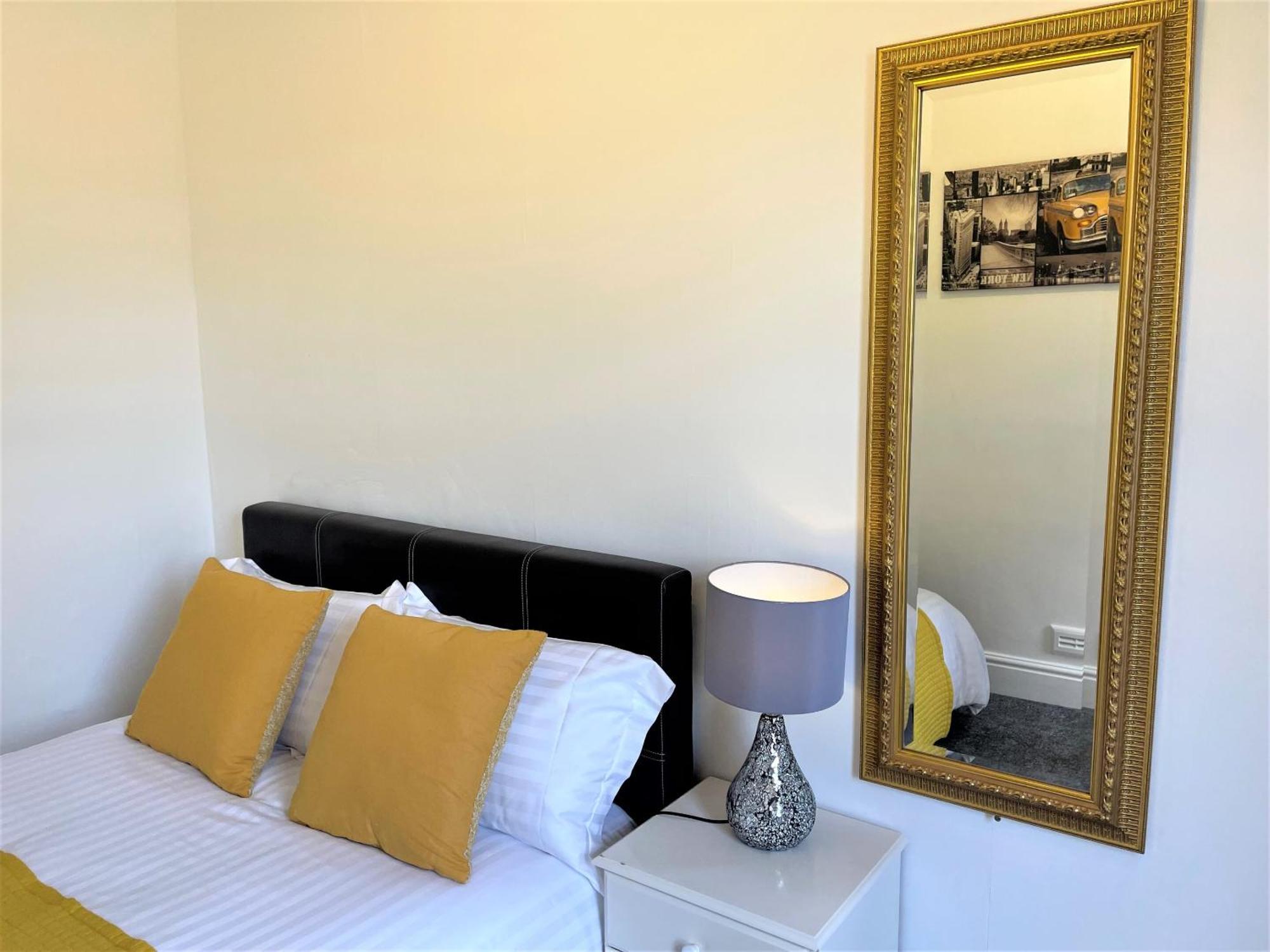 Robinhuts - 3 Bed Accommodation -Perfect For Contractors, Families & Students Kingston upon Hull Esterno foto
